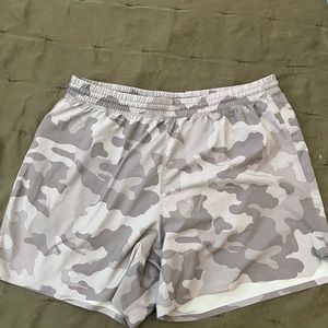 All in motion 5” cameo shorts